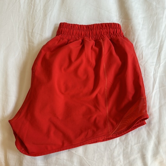 Lululemon- Hotty Hot Low-Rise Short 4” 🍋 - Picture 3 of 3